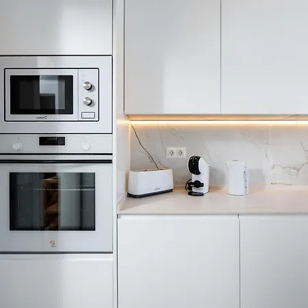 Promenade Beachfront 아파트 *